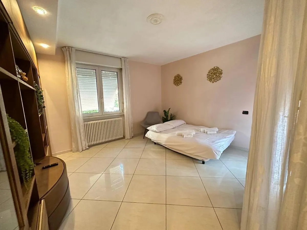 Chic House Near The Lake Lecco Apartment